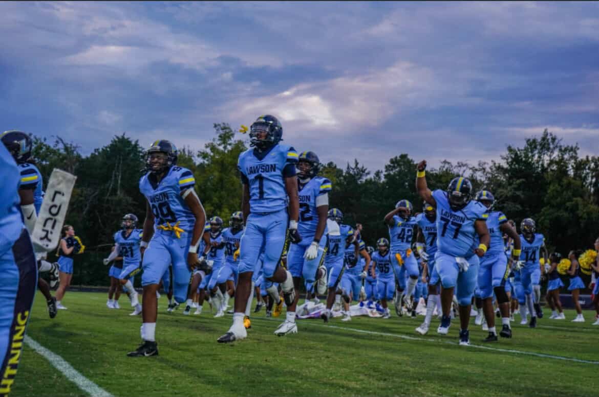 Elit3Dee's tweet image. After a long talk with my family we’ve decided I will be playing my junior season at James Lawson high school thank you raider nation for everything . Go lightning!!!!!