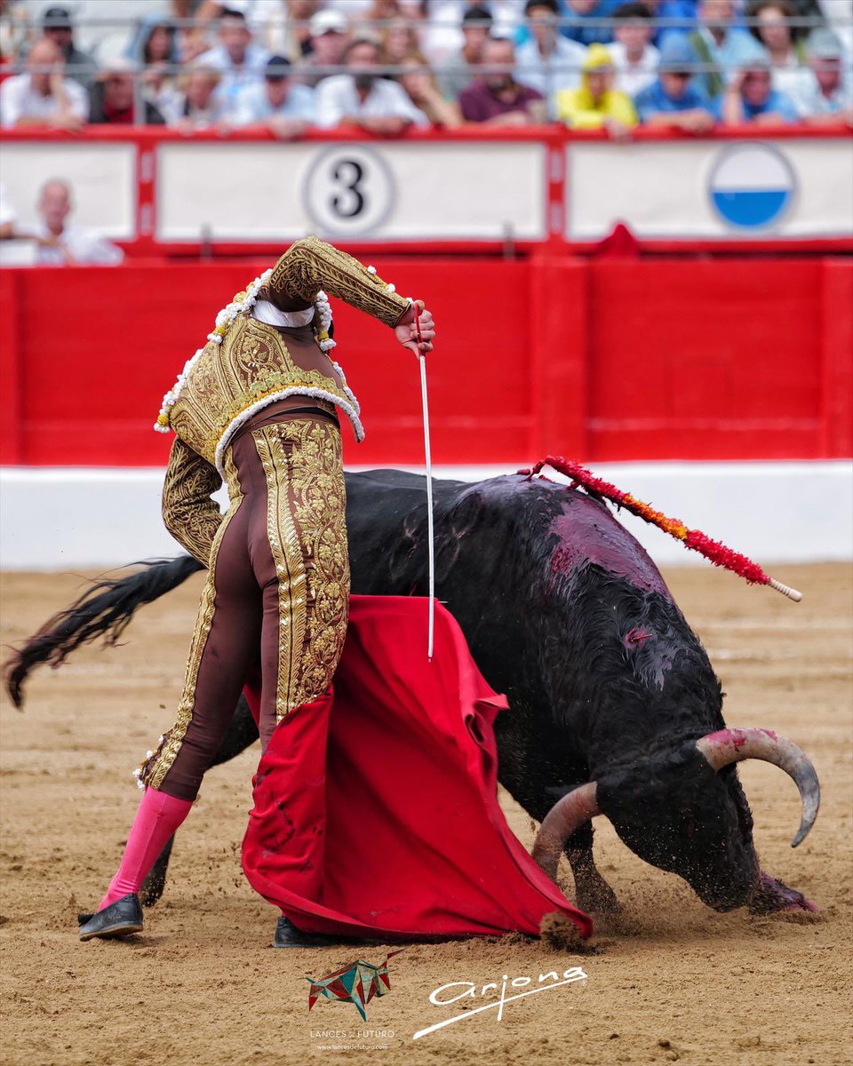 Lances de Futuro (@lancesdefuturo) on Twitter photo 🔵Santander 🔵
<a href="/aletalavante/">Alejandro Talavante</a> corta una oreja con fuerte petición de la segunda a Inspector, cuarto toro de la tarde de La Ventana del Puerto que fue ovacionado en el arrastre.
#feriadelnorte #santander #toros 🔵Santander 🔵
<a href="/aletalavante/">Alejandro Talavante</a> corta una oreja con fuerte petición de la segunda a Inspector, cuarto toro de la tarde de La Ventana del Puerto que fue ovacionado en el arrastre.
#feriadelnorte #santander #toros