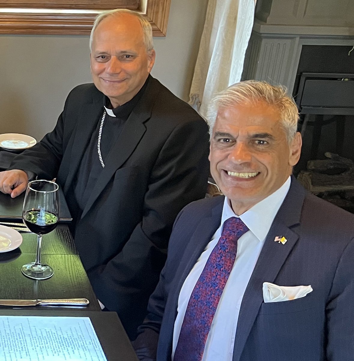 🎙️ NEW EPISODE | Can the #Vatican reframe how we talk about peace? #PopeLeo called on journalists to “disarm words” to help disarm the world. Hear Ambassador to the Holy See Miguel Díaz &amp; Liz Hume of <a href="/AfPeacebuilding/">Alliance for Peacebuilding</a> on religion, media, &amp; peacebuilding.
🔗 tinyurl.com/2dh42yju