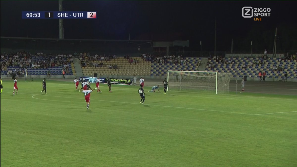 Foot_NL's tweet photo. ADRIAN BLAKE FAIT LE BREAK ! Après une percée dans la surface, le milieu de terrain place un tir qui fini dans le petit filets opposé. 1-3
#SHEUTR https://t.co/8RSoPAHZXi