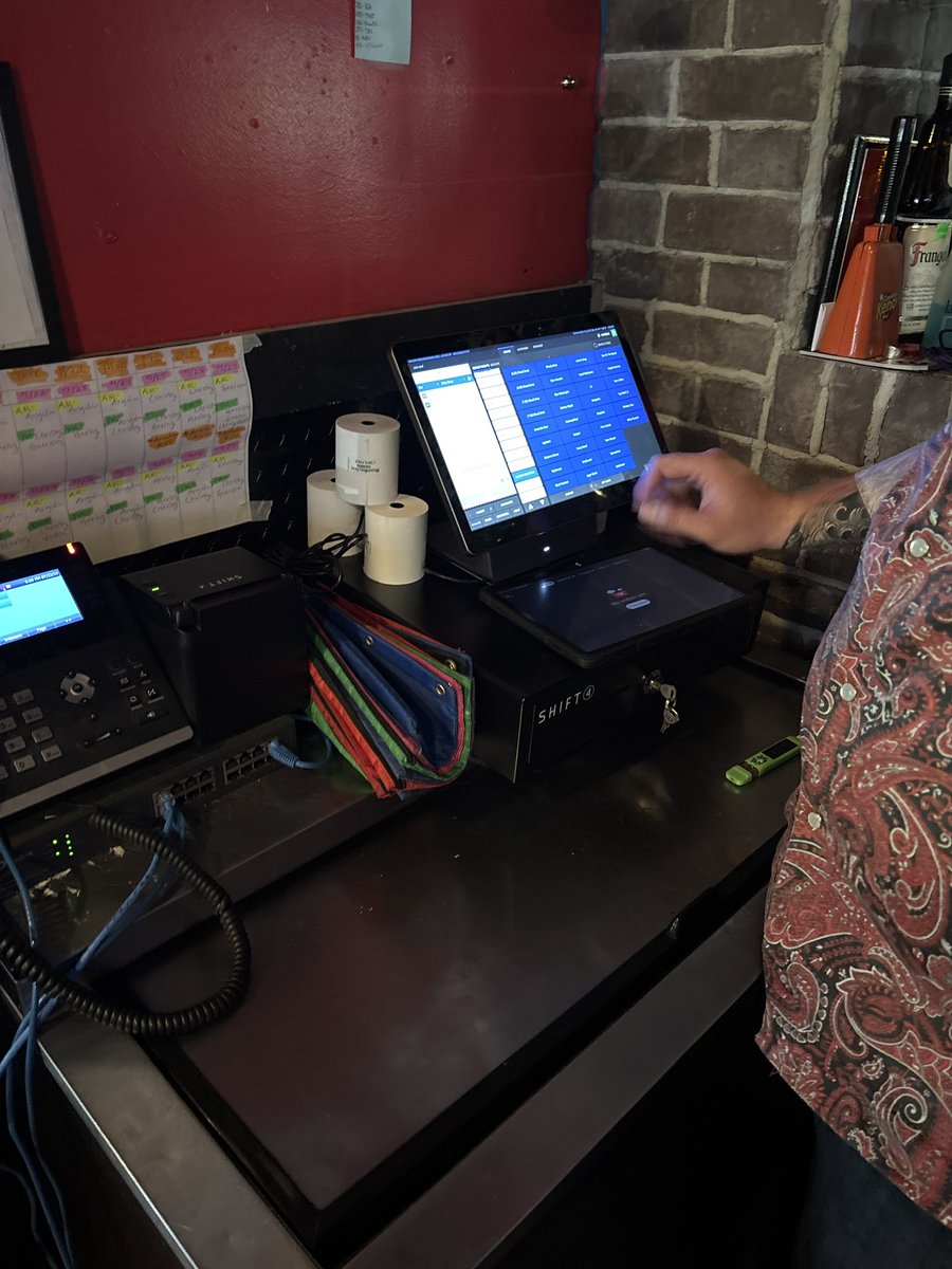 JLee_skytab's tweet photo. Another day another Coach’s Neighborhood Grill coming over to @SkyTabPOS Powered by @Shift4!  Today we have the original, from 2008, Coach’s location in Asheboro, NC!  Even under a remodel, the staff took to SkyTab quickly and are thrilled at the ease of use! https://t.co/Hidv4SQbK4