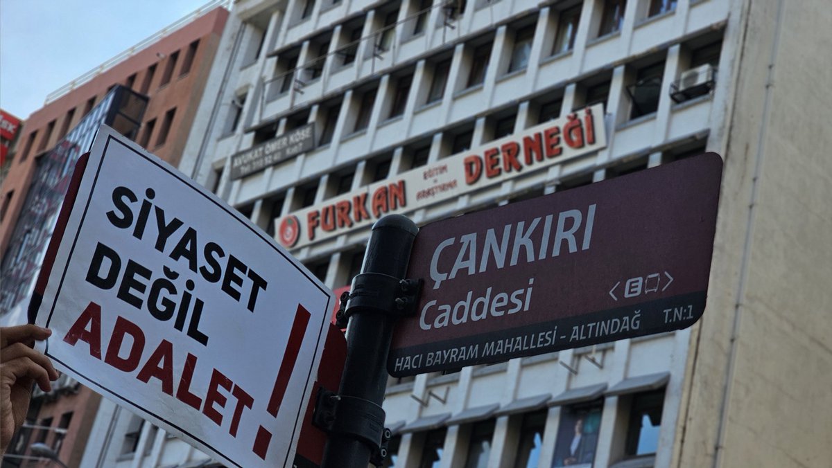 btrpnc's tweet photo. Bizlere uygulanan sistematik baskı ve zulmün bugünkü yüzü Derneklerimizi Mühürlemek olsa da bunlar asla bizi davamızdan geri döndüremezler!

Her yaptığınız baskı bizi çelikleştiriyor, bunu yakında çok daha iyi anlayacaksınız!

Derneklerimizi Açın
#FurkanaSistematikZulüm https://t.co/THYZit5YZk