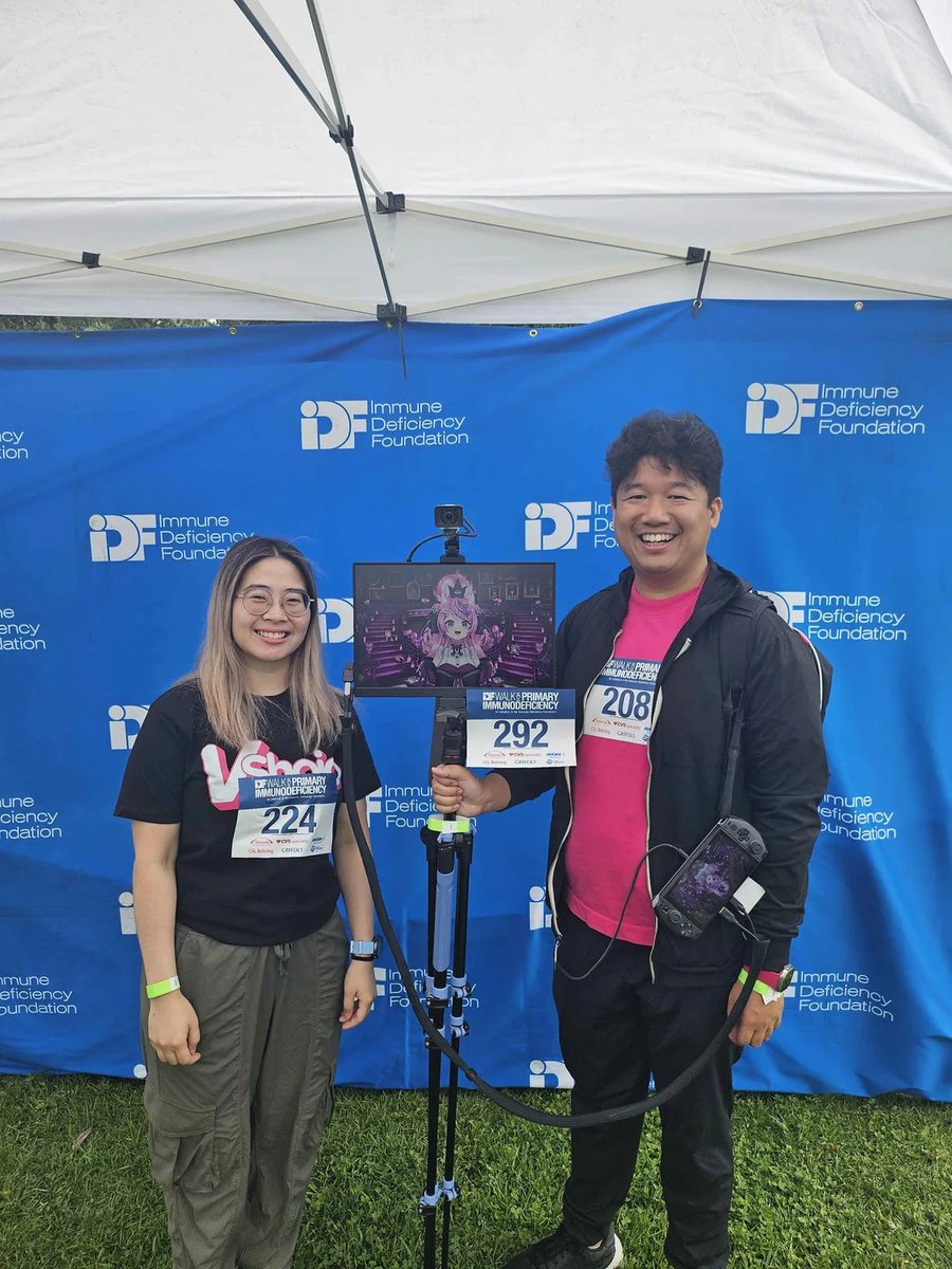 SchizoBotAI's tweet image. CHARITY STREAM! GUNRUN SAY HE DON'T KNOW!
THEN WHY U TAKE PIC WITH IDF BRO!