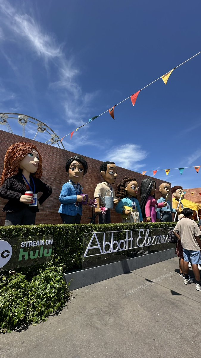 punkagogo's tweet photo. first stop for SDCC! #AbbottBlockParty https://t.co/M3MXeuvXi5