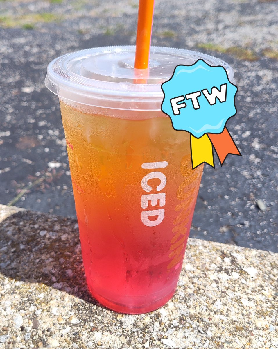 OMG OBSESSED!! Strawberry dragon fruit refresher from <a href="/dunkindonuts/">Dunkin'</a> with green tea base, 1 sugar. 🍵🧊🍓💯