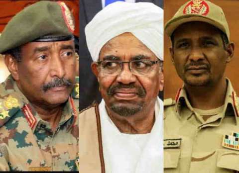 مهما حاول الكثيرين تغيير التاريخ
ستظل الحقائق والثابت أن ..

البشير لم يجلب الـ « الإنقاذ »
حميدتي لم ولن يجلب الـ « ديمقراطية »
البرهان لم يحمي « الشعب »

هم أسباب دمار وهلاك وخراب السودان .. لن يكونوا يومًا أبطالاً او تهمهم مصلحة الشعب … جميعهم أجرموا في حق الشعب والسودان.