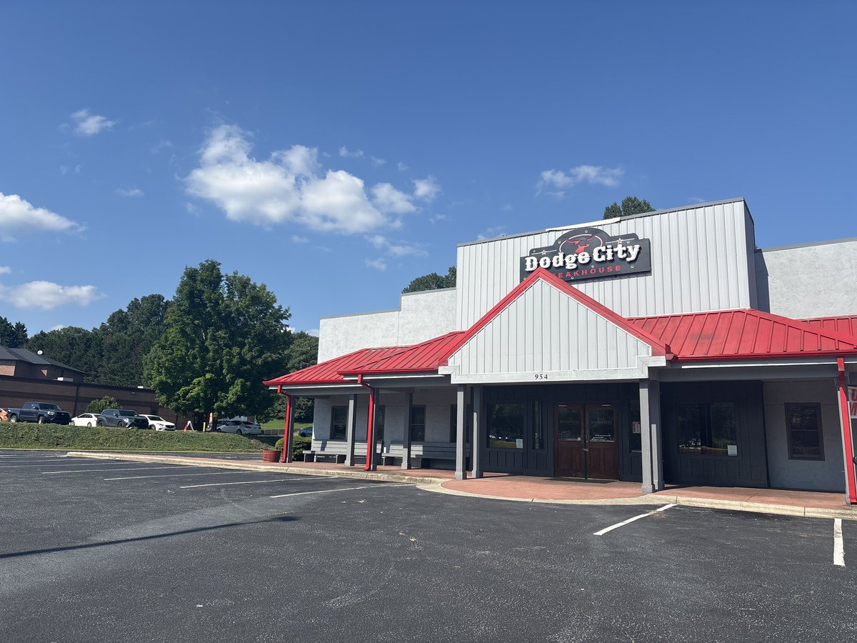 JLee_skytab's tweet photo. Tucked away in the mountains of North Carolina, is Dodge City Steakhouse in Lenior.  They changed their POS to @SkyTabPOS Powered by @Shift4 and haven’t looked back yet! https://t.co/S6hDYz9i0d