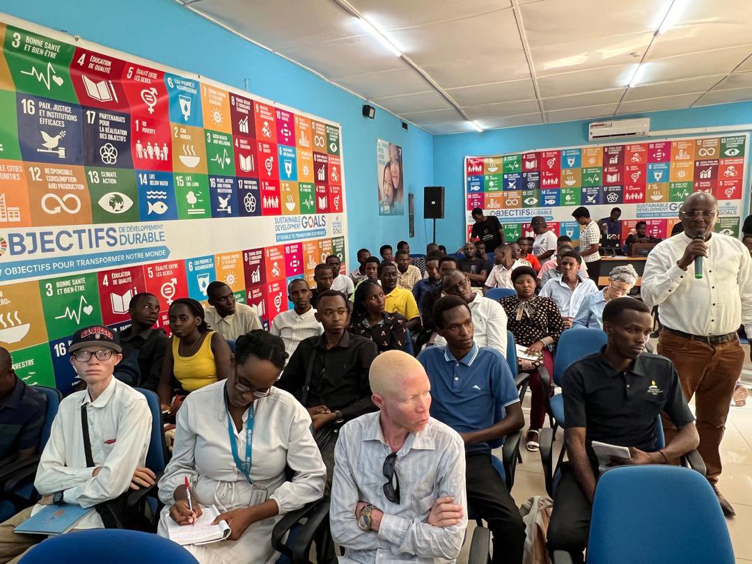 Ns avs l’immense honneur d’avoir des experts d'<a href="/UN_Burundi/">Nations Unies au Burundi</a> qui nous ont aidé à comprendre la portée de l’appel du SG de l'<a href="/ONU_fr/">Nations Unies (ONU)</a> sur la transition énergétique urgente et à en saisir les implications pr notre action locale et identifier ensemble des pistes d’engagements concrets