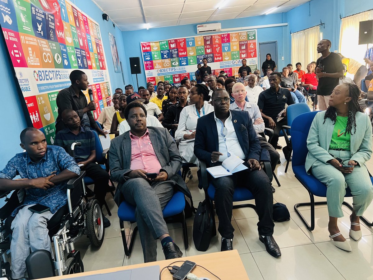 📍Call from the UN Secretary-General on energy transition: the United Nations System in Burundi <a href="/UN_Burundi/">Nations Unies au Burundi</a> engages with youth associations on the implications, their commitment, and possible actions during a workshop organized by the association <a href="/BangukaDev/">BANGUKA DEVELOPMENT</a>.🌍 #Climate #Youth