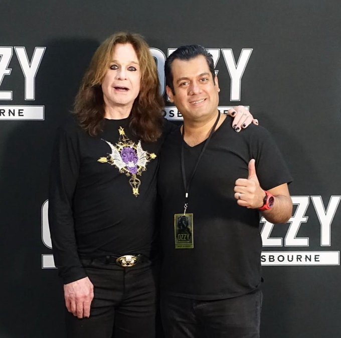 En política cuando alguien ocupa un cargo público y representa una institución es indispensable entender qué se representa, uno deja de representarse a sí mismo o a su partido

Cuando no se sabe honrar un cargo se termina por desmerecerlo