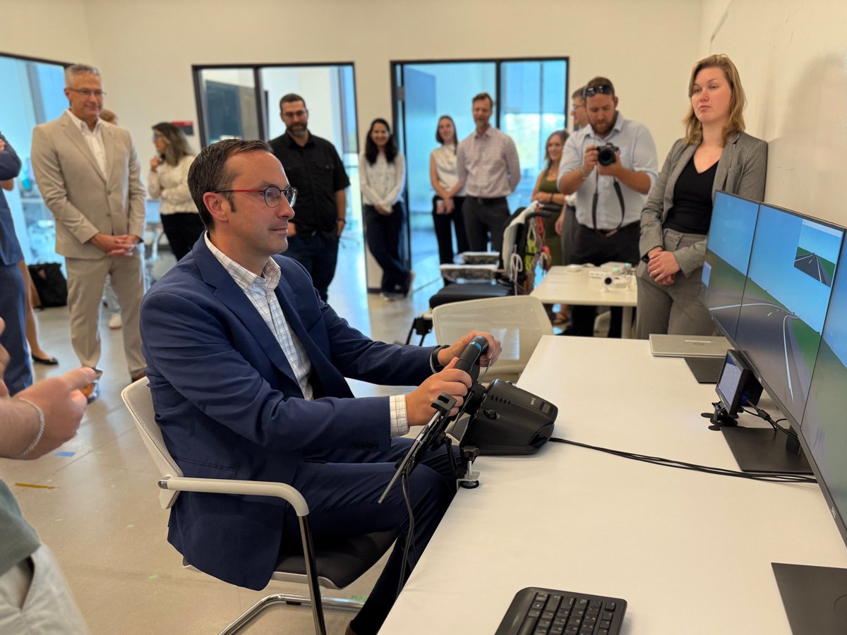 nolanmquinn's tweet image. Today in #Ottawa, MPP @GeorgesDarouze and I toured @Carleton_U’s SAM3 AGE-WELL Lab and the Ericsson 5G Research Lab – two leading research hubs driving innovation in aging and health technologies, satellite communications, and autonomous navigation.
With nearly $1B invested in…