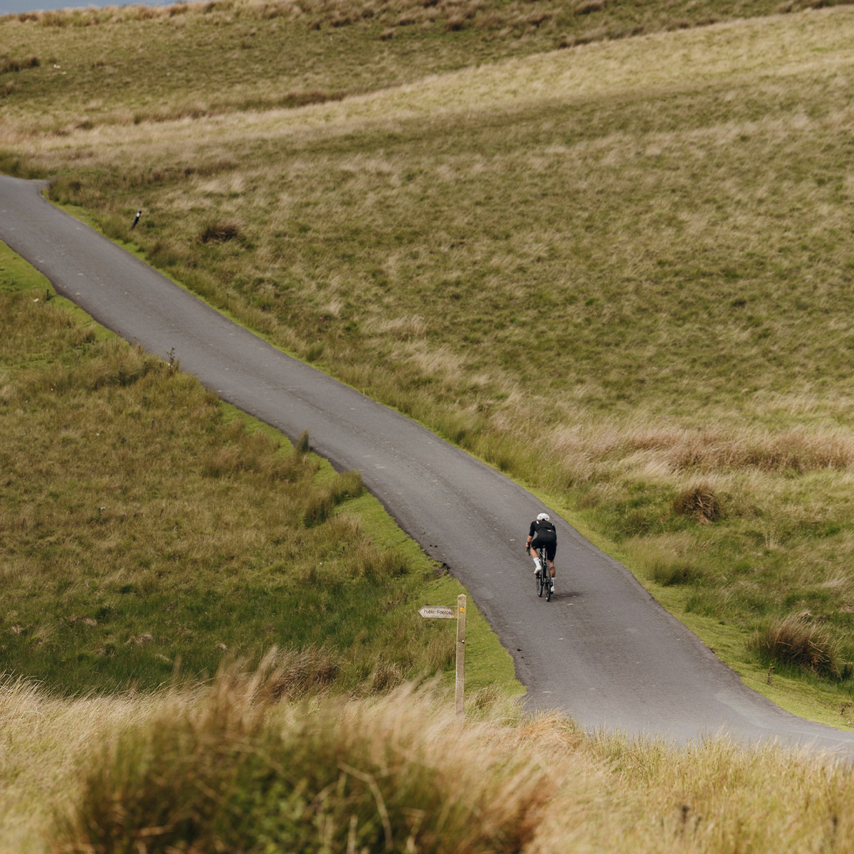 RibbleCycles's tweet image. Weekend plans? Sorted. 🌅⛰️

The ALLROAD AL blends everyday comfort with adventure-ready performance - from winding lanes to quiet climbs. spkl.io/6009AGN7h

#RideWithoutLimits #AllroadAL #RibbleCycles