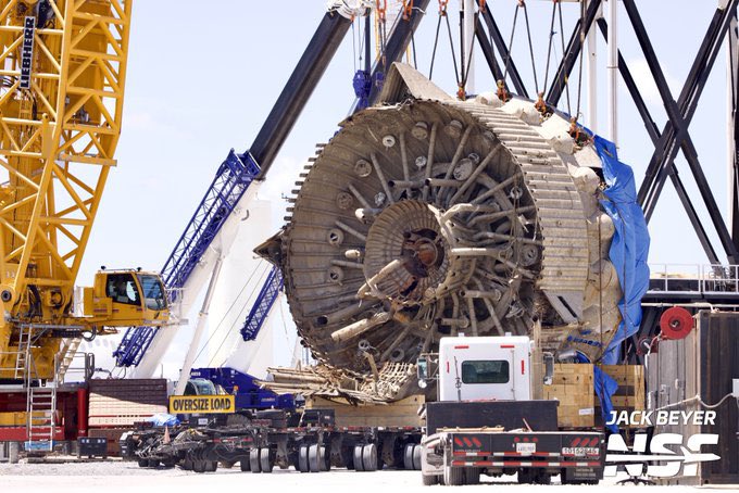 OliverNerd7's tweet image. Whole lotta new and interesting details in these pictures. LOX ice filters are different than many expected. Super cool to see the guts of a booster like this.
