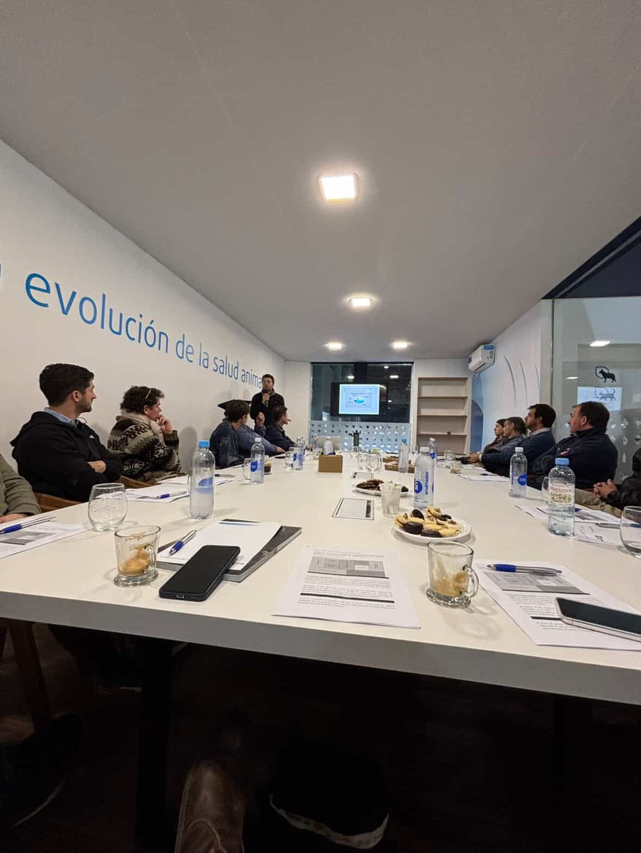 Estamos  en la Rural 2025 acompañando a Clientes, proveedores y amigos !!! 
Una cita clave para el sector para marcar agenda y tendencias del negocio. Gracias <a href="/biogenesisbago/">Biogénesis Bagó</a> por la invitación al stand y por compartir información de valor.