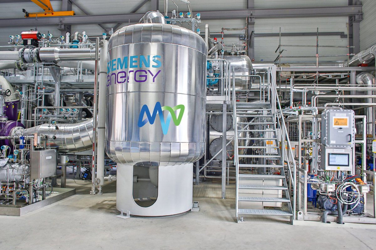 cleanenergywire's tweet image. Pioneering German city's 2035 gas grid phase-out hit by “uncertain” government policy
Mannheim residents unwilling to give up boilers since chancellor Merz's CDU pledged to abolish existing heating law
cleanenergywire.org/news/mannheims…