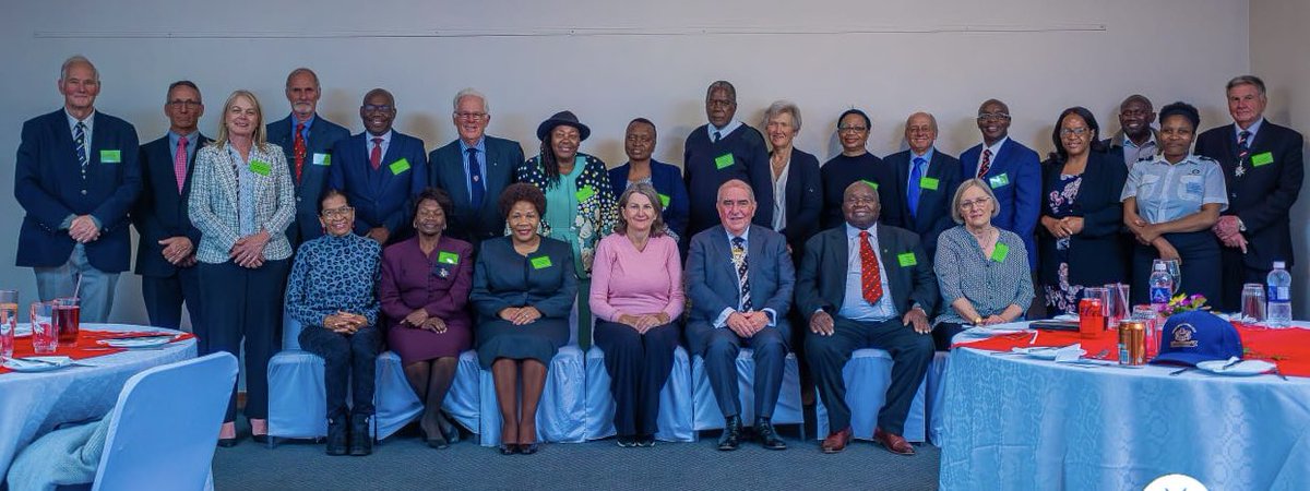 AbbotJo's tweet image. Celebrating 100 years of @stjohnambulance in 🇿🇼 providing first aid, healthcare &amp;amp; training nationally. Great to hear about SJA history &amp;amp; plans. Flashback for me to being a St John’s Cadet in UK, aged 7, learning first aid &amp;amp; collecting, building ⛑️ awareness
🇿🇼 🇬🇧 @Markatthefarm