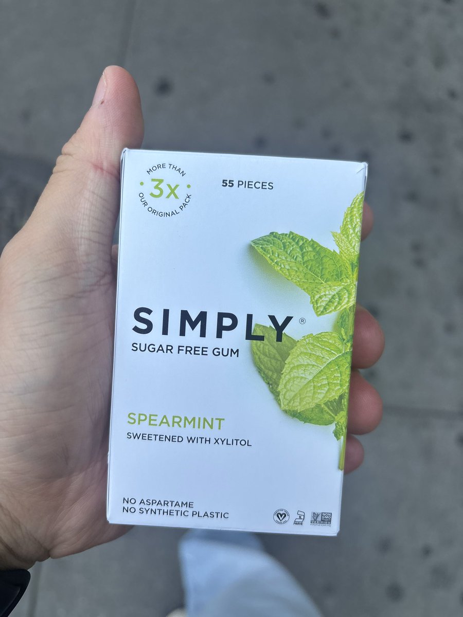 namsan329's tweet image. bought this gum from whole foods and the flavor lasts shorter than a @pumpdotfun token’s lifecycle
0/10 do not buy