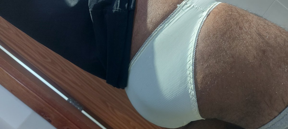 PantyLoverIND's tweet photo. चाची की गांड चाट कर, मैं अपनी ज़िंदगी का असली सुख पाता हूँ।
#PantyWorship #ChootKaPaani #DesiSlave #ChachiKeHukm #PantySlave https://t.co/gwt9A8mXK5