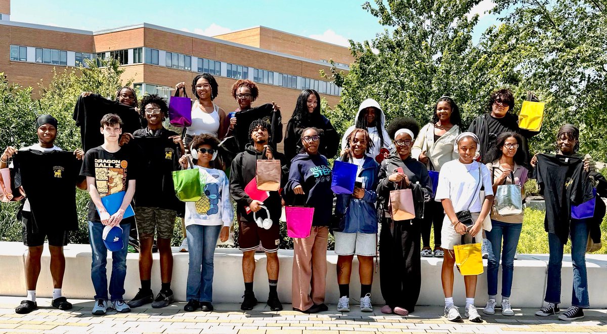 This great group of Building STEPS students begin their second half of the Summer Experience this week with professional #internships! 😊