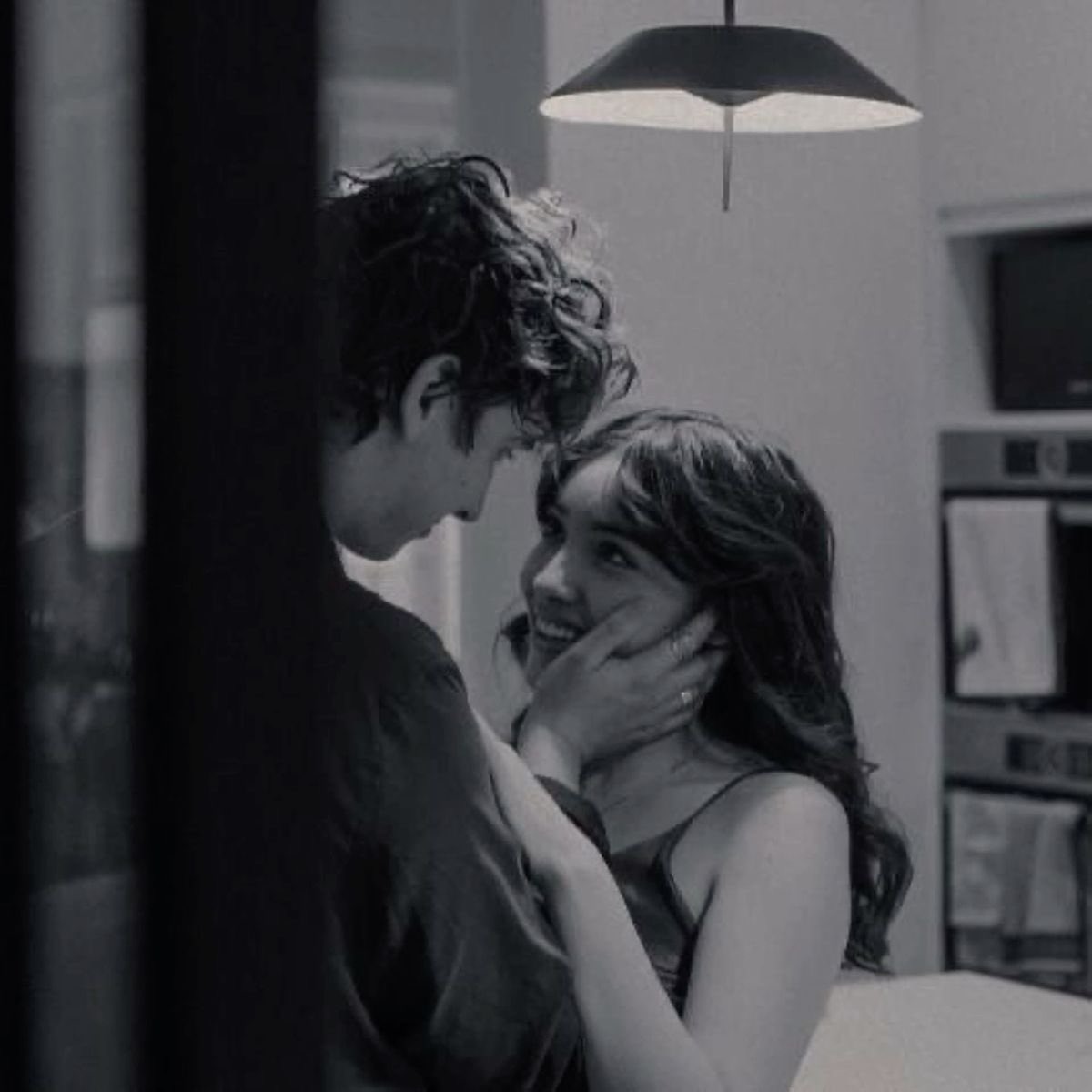 Benim evim sensin
Benim aşkım sensin
Benim hayatım sensin
Benim her şeyim sensin.