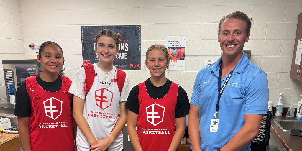 sanford_complex's tweet image. You may not notice them, but they are always there.
During b-ball tournaments run by Sanford Sports, certified athletic trainers are on hand at Sanford Sports Complex, ready to care for athletes.
Weβre grateful for these professionals who help keep our athletes safe.