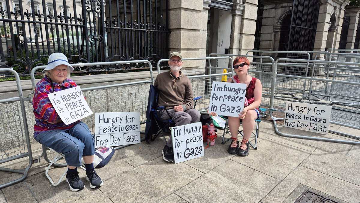 CiaranCuffe's tweet image. History will judge us on Gaza. My friend and long time colleague Phil Kearney who is on a 5 day hunger strike with Sieneke Hakvoort outside Dàil Éireann.
Separately, an image from a UNICEF Ireland exhibition on Gaza opened by Peter Power this evening. unicef.org/sop/