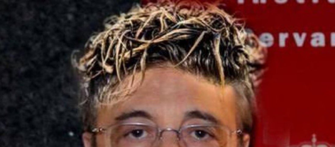 ARGLEGEND1's tweet image. لا يخدعوك 🚨

أقوى قصة شعر في التاريخ كانت للأسطورة ميسي 🐐
ام قصة الاندومي فهي كذبة صنعها أعلام بيريز ..