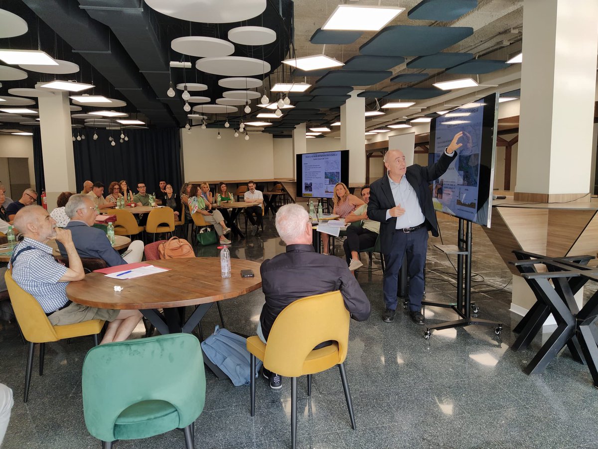 🌊 Más de 50 empresarios de l’Horta Sud asistieron a la presentación del plan de la CHJ para reducir el riesgo de inundaciones en polígonos industriales tras la DANA.

🔹 Actuaciones forestales
🔹 Zonas de almacenamiento
🔹 Vías verdes
🔹 Adecuación de cauces

#Resiliencia #HS