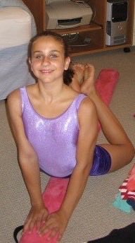 zbraiterman's tweet photo. I’m so jealous of my younger self that I’ve rehearsed her middle school beam routine. 🤸🏻♀️
#stickit #agingbackwards #gymgirl💪🏋️♀️ https://t.co/K0V5Rx7irx