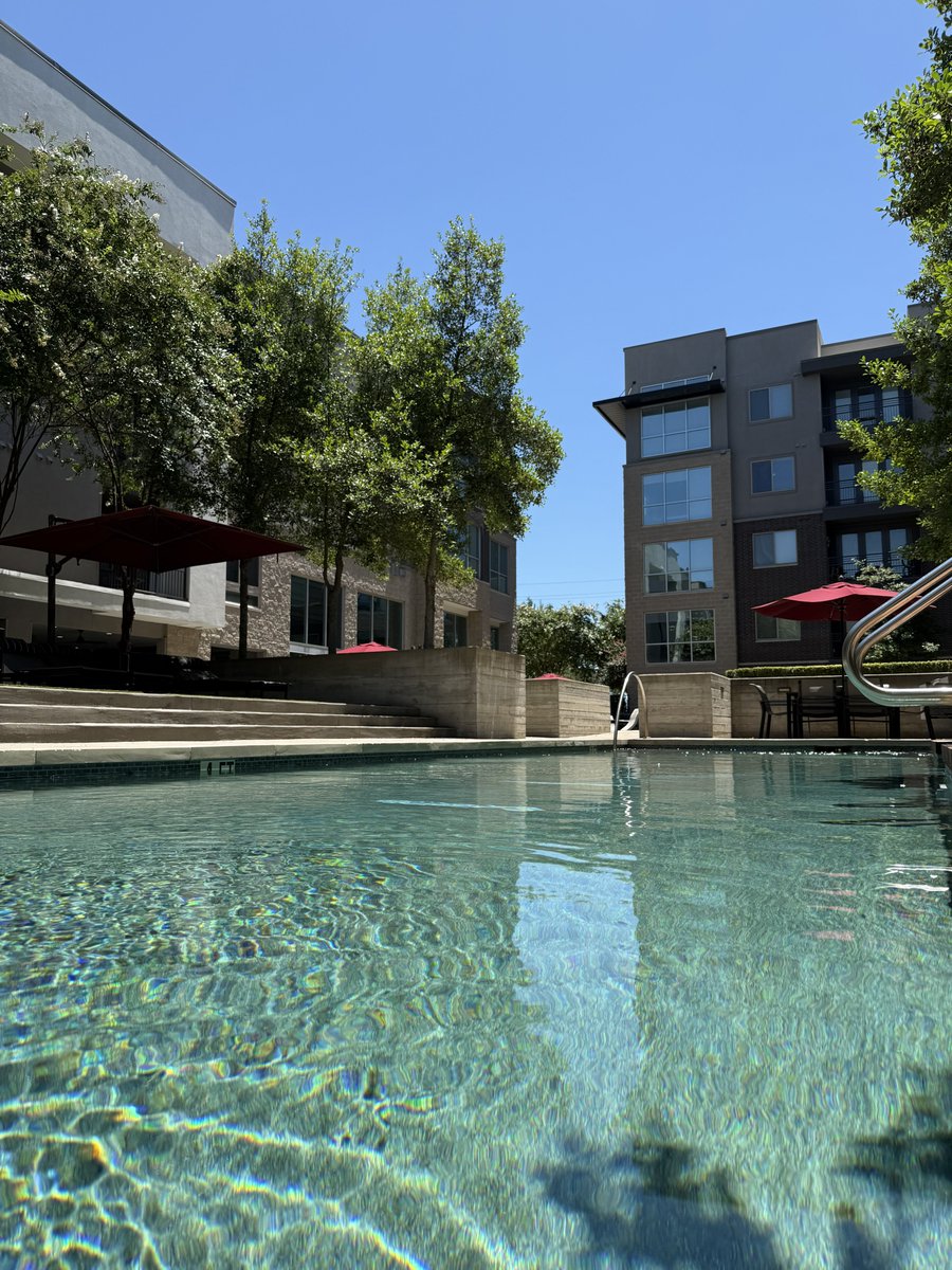 kryptonomie's tweet image. honestly having to walk on my tip toes in the 4ft deep pool to keep my head up is so pathetic