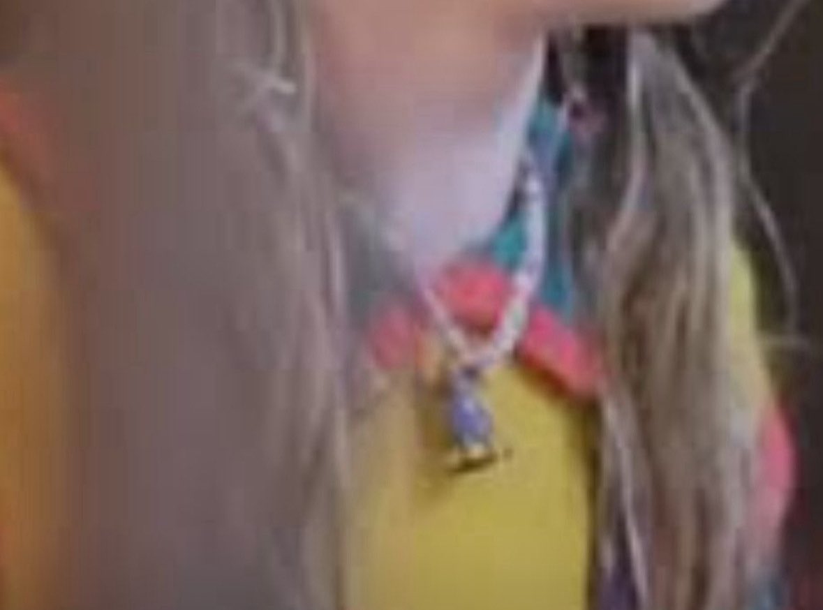 Fuckmikewheeler's tweet image. As I said, Mike frs gave Will the Wise to Holly to protect her, and this just strengthens it, no other character looks like that.