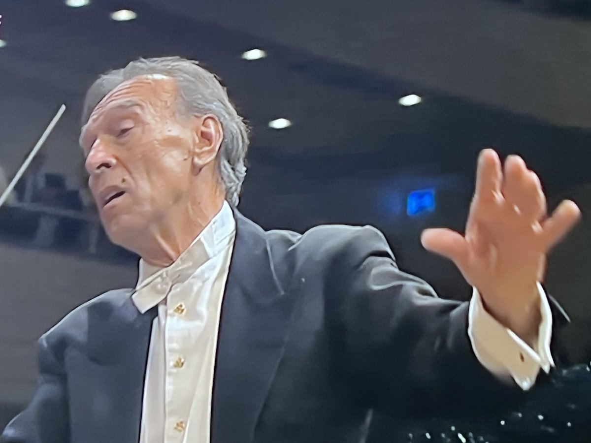 fred_manfrin's tweet image. Sur @ARTEfr concert : Alfred Brendel et Claudio Abbado dans le 3e concerto de Beethoven. Je chiale comme un gosse !