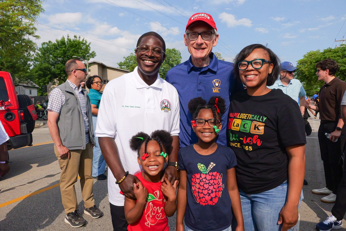 DavidCrowleyWI's tweet image. Governor Tony Evers has served the people of Wisconsin with dignity, integrity, and compassion.
I want to thank @GovEvers, First Lady Kathy Evers, and their family and loved ones for their leadership, service, and dedication to the great State of Wisconsin.
My full statement…