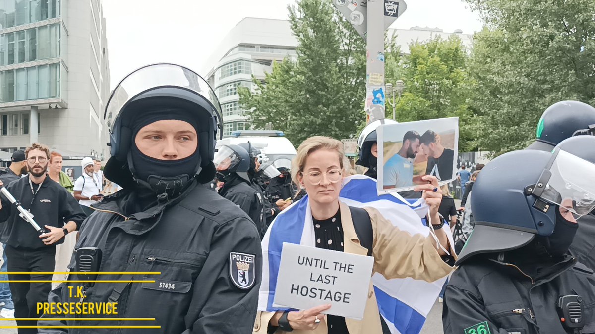 t47da's tweet image. Auch Karoline preisler war heute am Checkpoint Charlie und hat Haltung gezeigt gegen die Kundgebung Aus dem linken pro palästinensischen Lager
#b2407