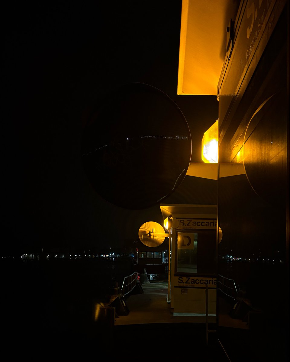 IntrecciVE's tweet image. Imbarcadero luminoso #venezia #venice #veneziagram #igersvenezia #veneziadavivere #venise #tourguide #travel #travelgram #guidetouristique