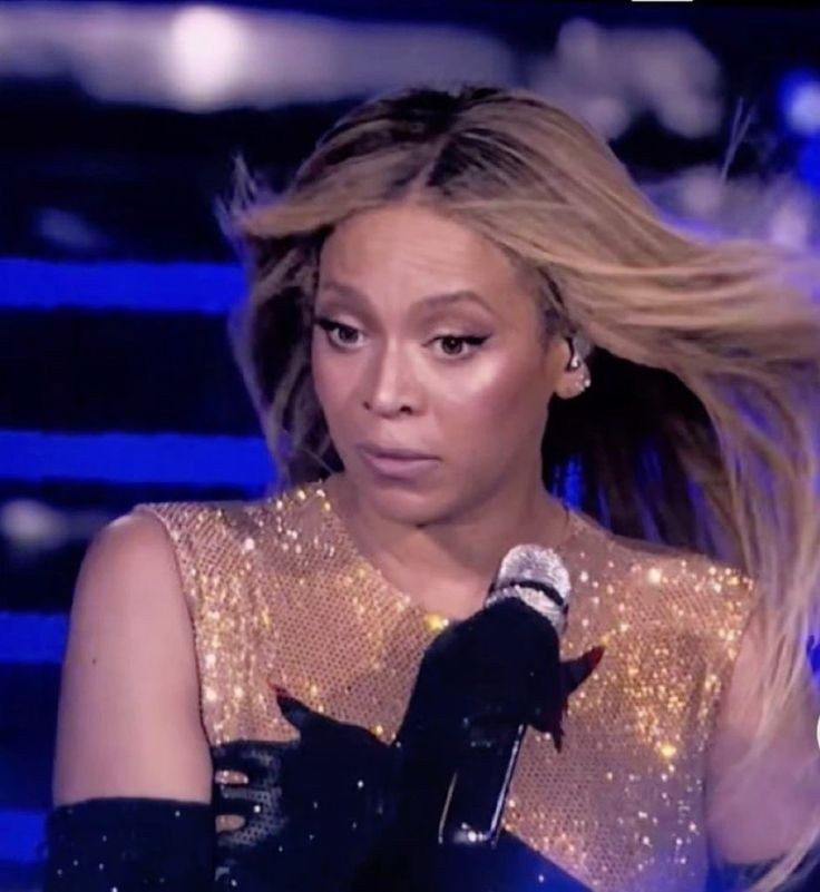 BeyonceHiveNews's tweet image. Now it seems so easy to raise anti-Trump and conservatism rhetoric to receive applause, where were these singers during the entire Kamala rally? You can't erase the fact that Beyoncé was on that stage and used all her platforms to support Kamala. This is the only truth.