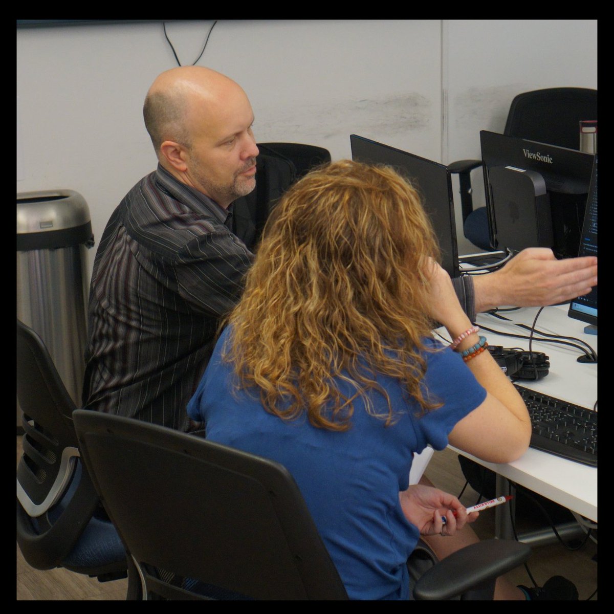 nobledesktop's tweet image. Meet Dan Rodney! With 20+ years of experience, Dan has shaped Noble Desktop’s curriculum and led the charge on integrating AI into creative and business workflows. From custom scripts to cutting-edge tools, he’s always building what’s next!