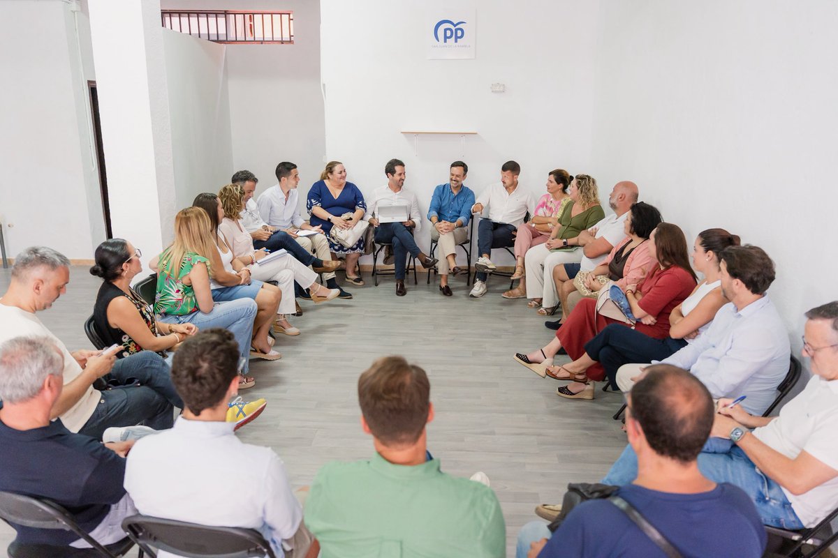 Lope_afonso's tweet image. Tenerife necesita un Partido Popular fuerte, unido y con ganas de mejorar la vida de todos los tinerfeños, vivan donde vivan.
Por eso nos reunimos con presidentes locales y portavoces municipales de toda la isla, para coordinar la acción política y reforzar el trabajo de base…