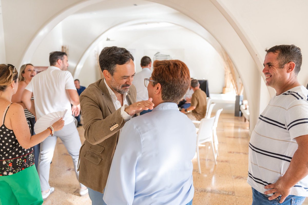 Lope_afonso's tweet image. Tenerife necesita un Partido Popular fuerte, unido y con ganas de mejorar la vida de todos los tinerfeños, vivan donde vivan.
Por eso nos reunimos con presidentes locales y portavoces municipales de toda la isla, para coordinar la acción política y reforzar el trabajo de base…