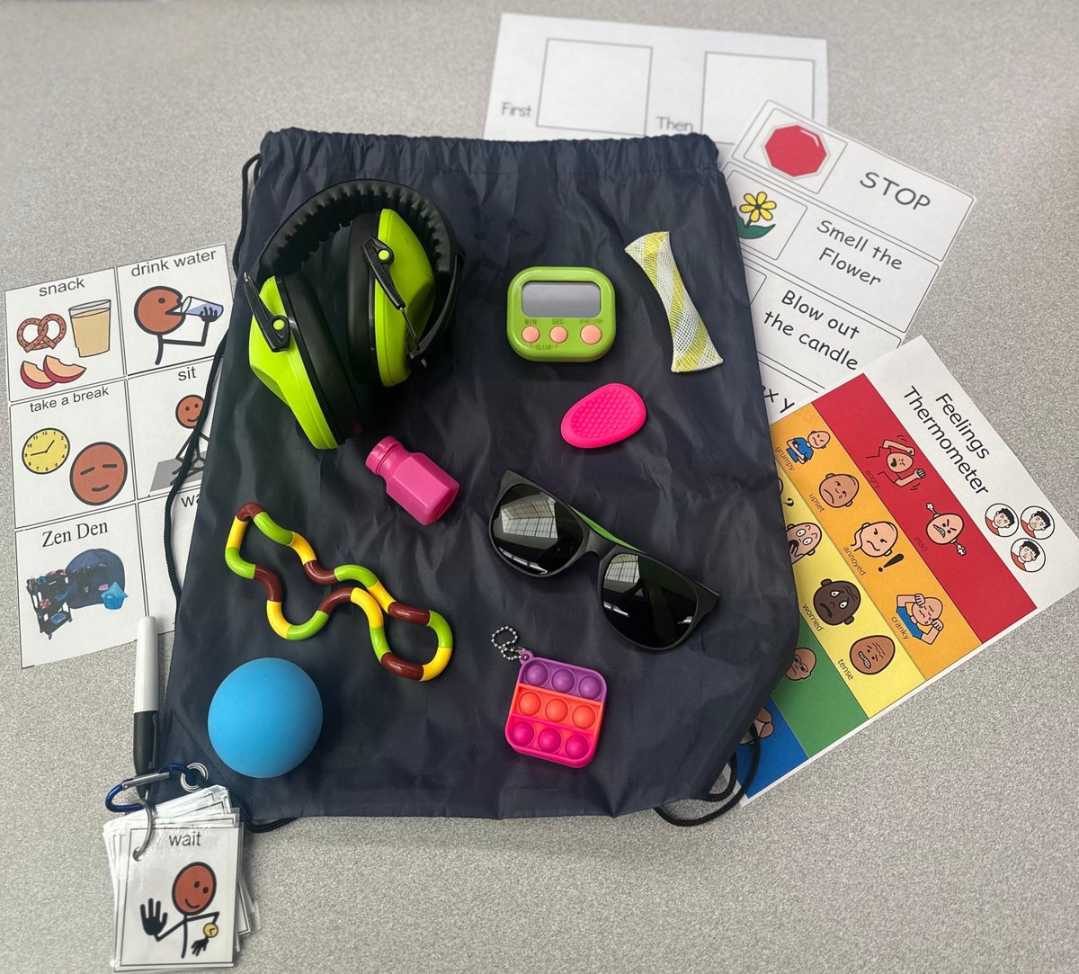 Did you know our programs and classes offer sensory bags for participants who may benefit from extra tools to stay focused, calm, and engaged?🕶️🪀🎧
Each bag includes sensory-friendly items that support focus, emotional regulation, and anxiety relief🙌
🔗 bit.ly/4f2AhSQ