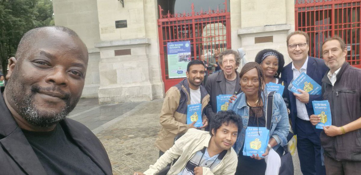 SylvainMaillard's tweet image. Avec @MohamadParis20 et les militants @RE__Paris du 20e arrondissement, à votre rencontre pour parler de notre loi #PLM.
Avec notre réforme du mode de scrutin, ce sont les électeurs qui auront le dernier mot, pour leur arrondissement, et pour #Paris !