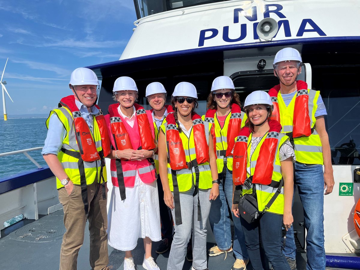 AlisonEBennett's tweet image. 🌊 On Friday, I visited the Rampion Offshore Wind Farm and learnt more about the plans for the Rampion 2 project.
Offshore wind energy offers huge opportunities for our country.
Good luck to RWE in this new venture, and thank you for inviting me along.