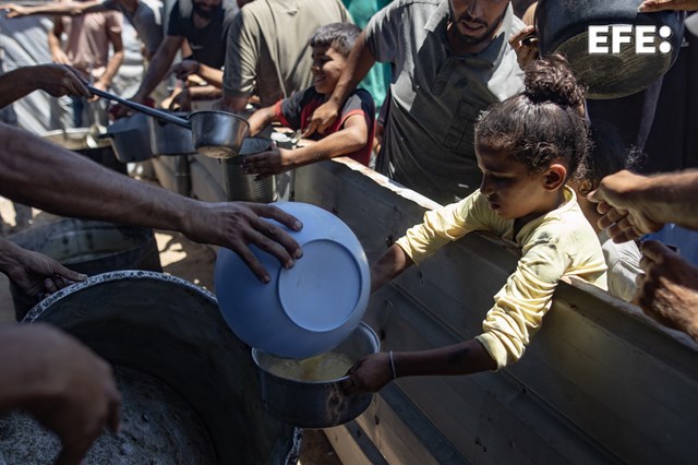 Médicos Sin Fronteras denuncia que sus trabajadores en Gaza "se consumen" por el hambre.

efe.com/mundo/2025-07-…