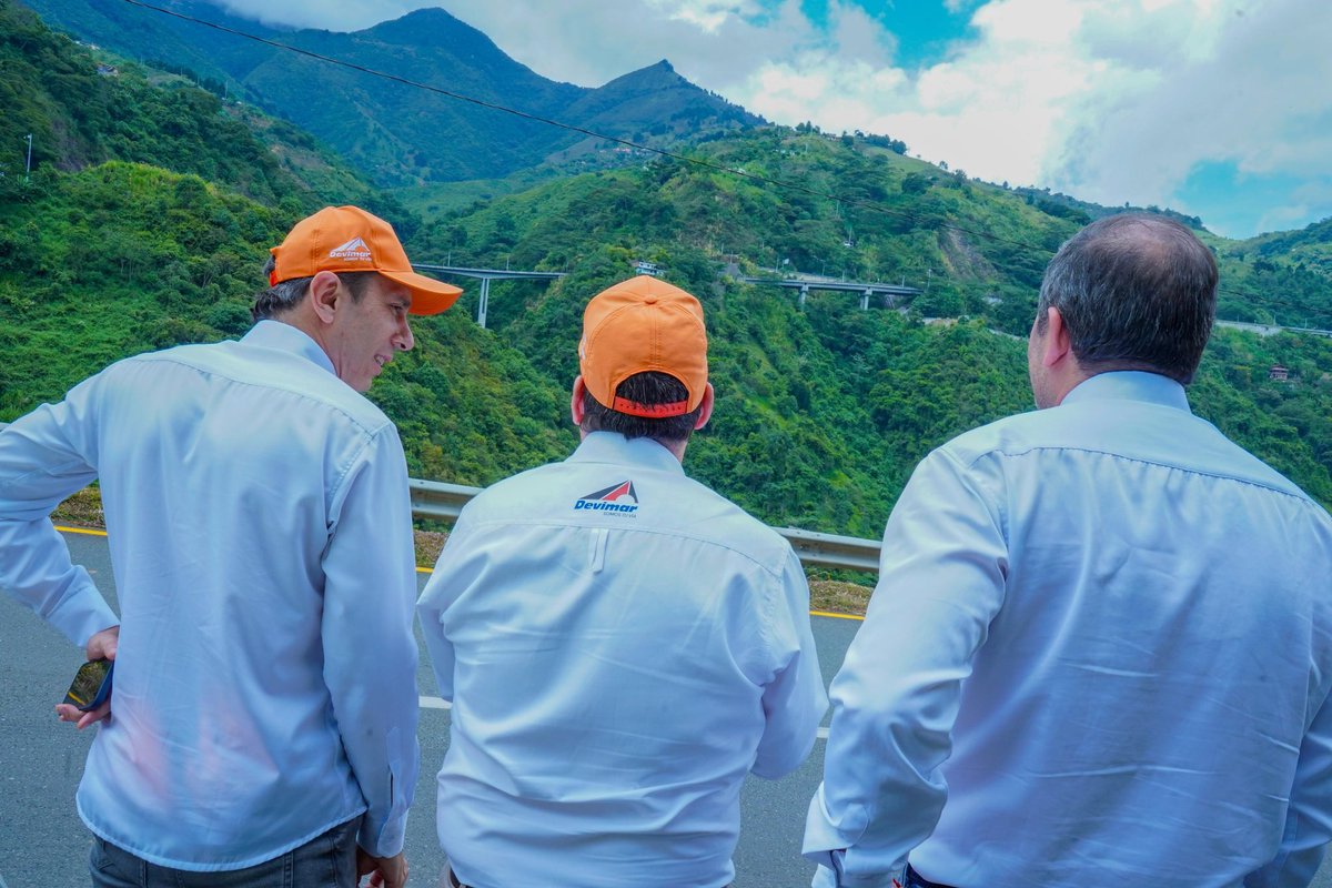 ANI_Colombia's tweet photo. ¡#ANIEnTerritorio llegó al proyecto #Mar1👷🏻‍♂️!

Bajo la instrucción del presidente del #GobiernodelCambio🇨🇴, @petrogustavo y en trabajo articulado con @MinTransporteCo, pdte. @ostoyar y su equipo #ANI visitan este corredor de 181 km que se encuentra en operación y mantenimiento🛣️. https://t.co/96KxAcS2Qg