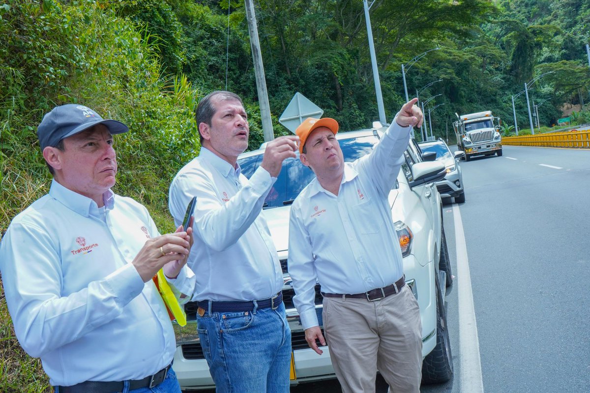 ANI_Colombia's tweet photo. ¡#ANIEnTerritorio llegó al proyecto #Mar1👷🏻‍♂️!

Bajo la instrucción del presidente del #GobiernodelCambio🇨🇴, @petrogustavo y en trabajo articulado con @MinTransporteCo, pdte. @ostoyar y su equipo #ANI visitan este corredor de 181 km que se encuentra en operación y mantenimiento🛣️. https://t.co/96KxAcS2Qg