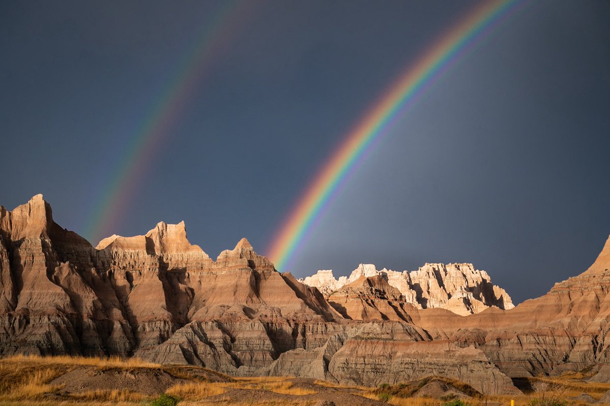 tknep3's tweet image. Badlands National Park with storms