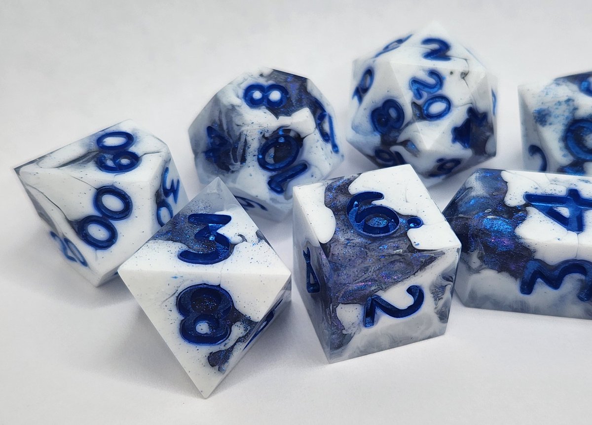 Sinnamon_Dice's tweet image. Blizzard Dice Set ❄️
#dnd #ttrpg #handmadedice #dice #dungeonsanddragons