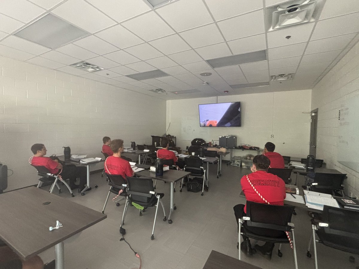ffSteelerVol's tweet image. Rookie class today in addition to medical training watching Boyd Street fire LAFD. 🔥🚒
m.youtube.com/watch?v=LU0pmt…