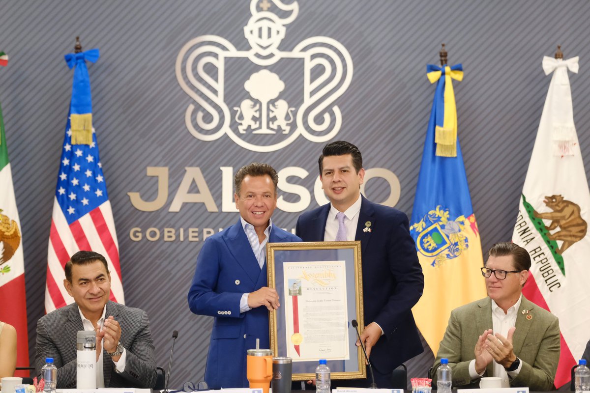 PabloLemusN's tweet image. Nos reunimos con asambleístas, senadores, colaboradores internacionales y miembros de la organización AJUA de la Delegación Legislativa de California, para hablar de desarrollo económico, intercambios académicos, movilidad e incrementar el hermanamiento entre nuestros Estados.…