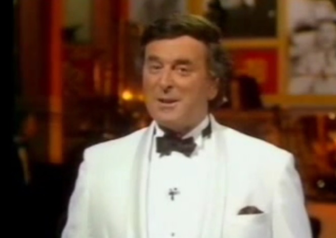 #OnThisDay 1991 : The final programme to be recorded at the BBC Television Theatre in Shepherd's Bush was broadcast with an edition of Wogan recorded on 18 July 1991.  

#90s